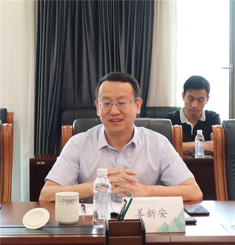 广西证监局党委书记、局长姜新安做总结讲话.jpg