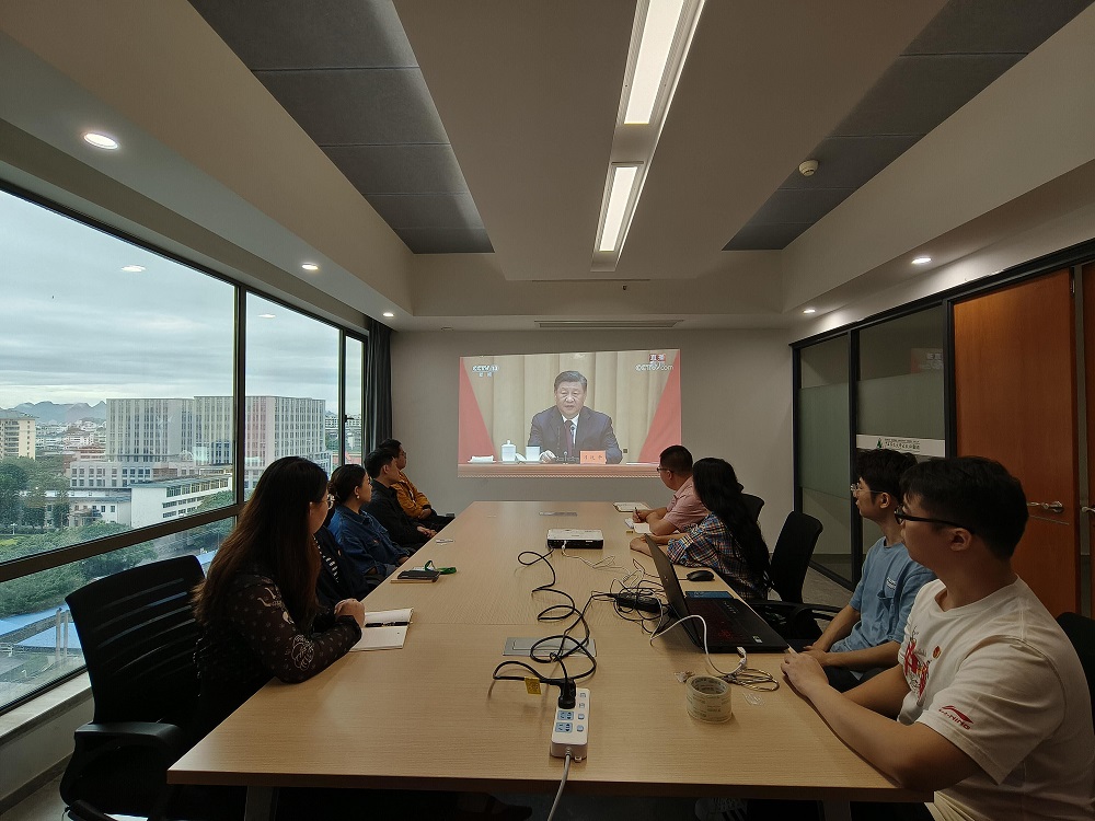 1.基教金图团支部集中观看大会.jpg