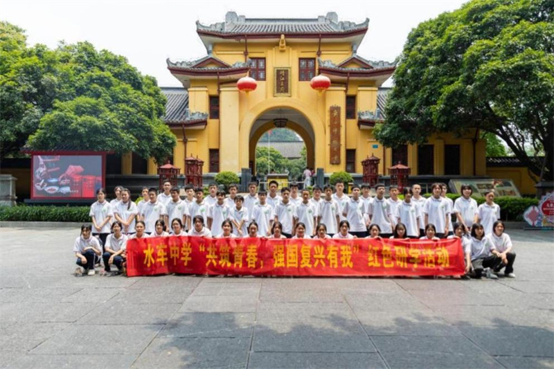 独秀班同学合影.jpg