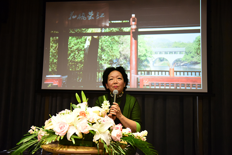 《新三届致新生》作者之一，广西师范大学王枬教授分享《花桥荣记》背后的故事（李显杨 摄）.jpg
