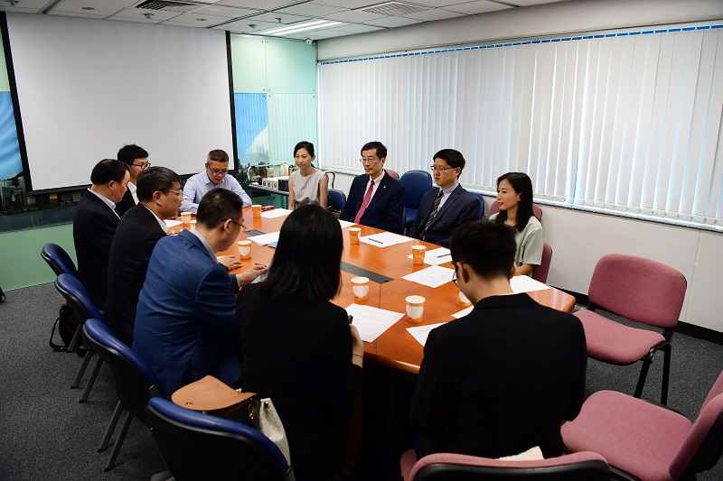 4座谈会现场.jpg